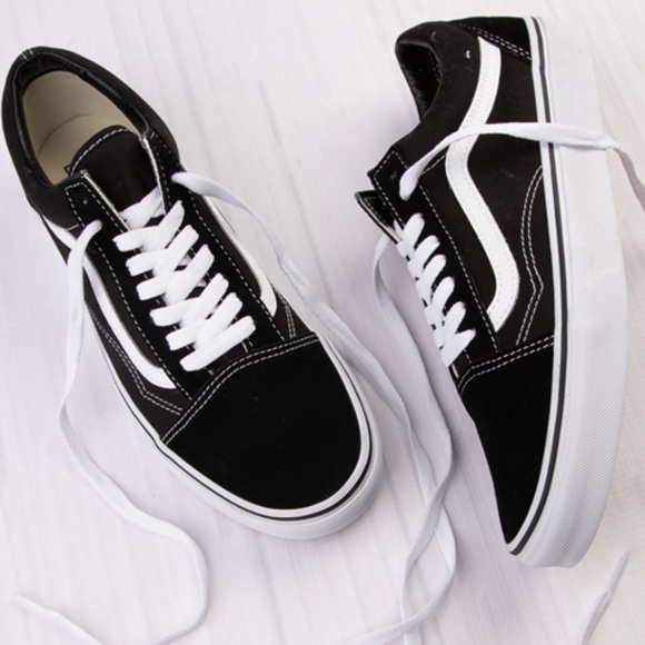 Vans Shoes - women’s black low top vans